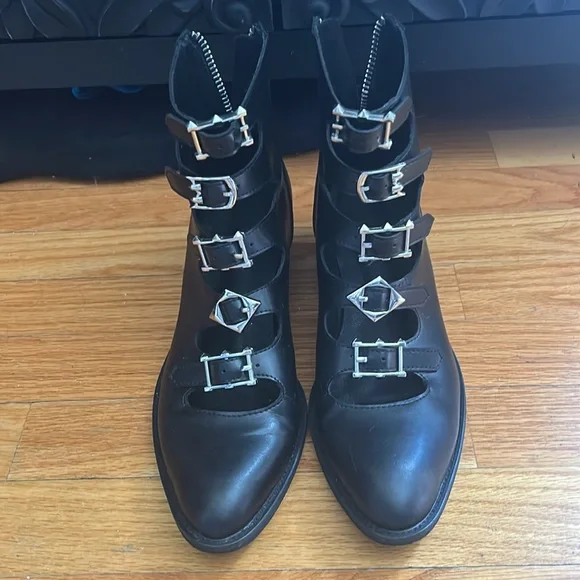 Sz 7 Bridgette Disturbia buckle booties :) - Picture 9 of 13